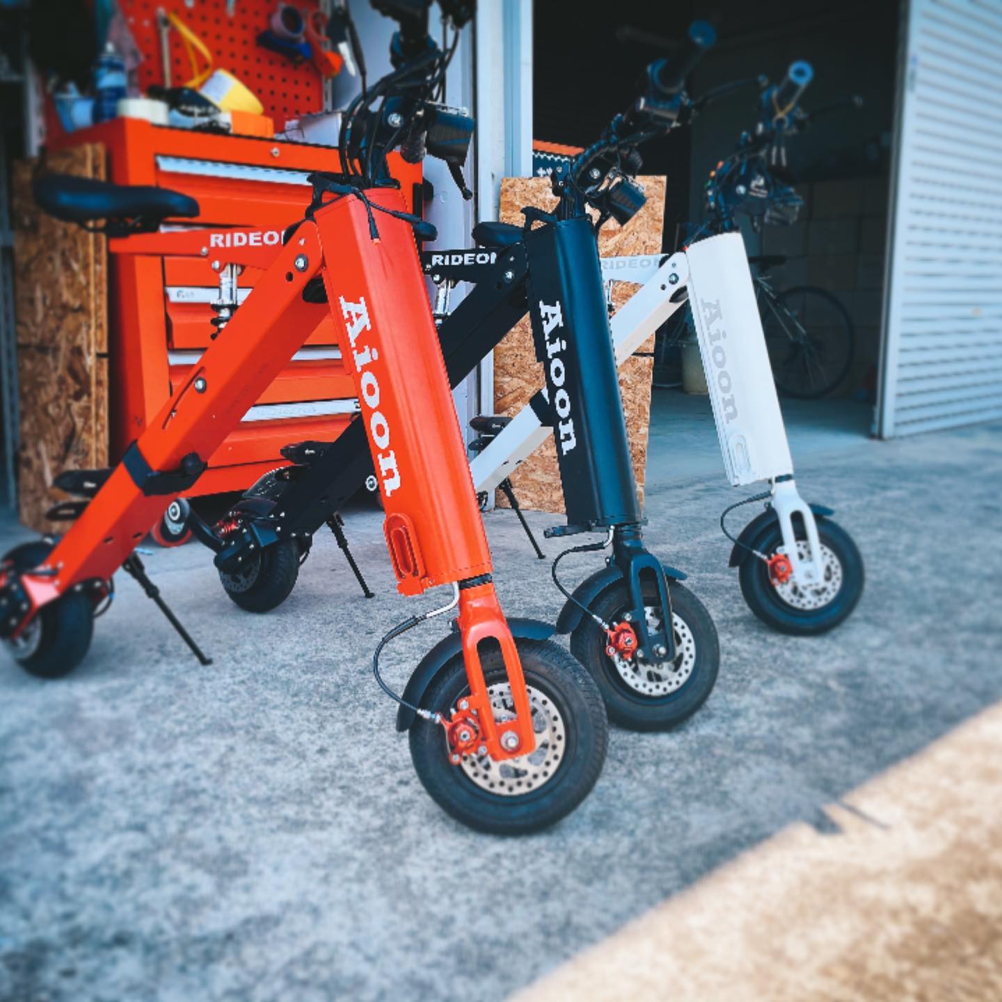 電動バイクAioonタイヤ交換の完全ガイド：費用から自分でやる方法まで